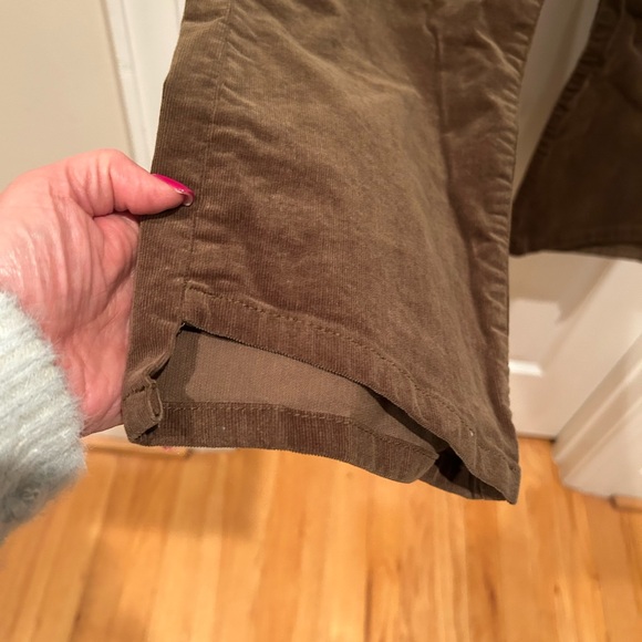 CAbi Hi Low Mushroom Corduroy crop - Picture 5 of 6